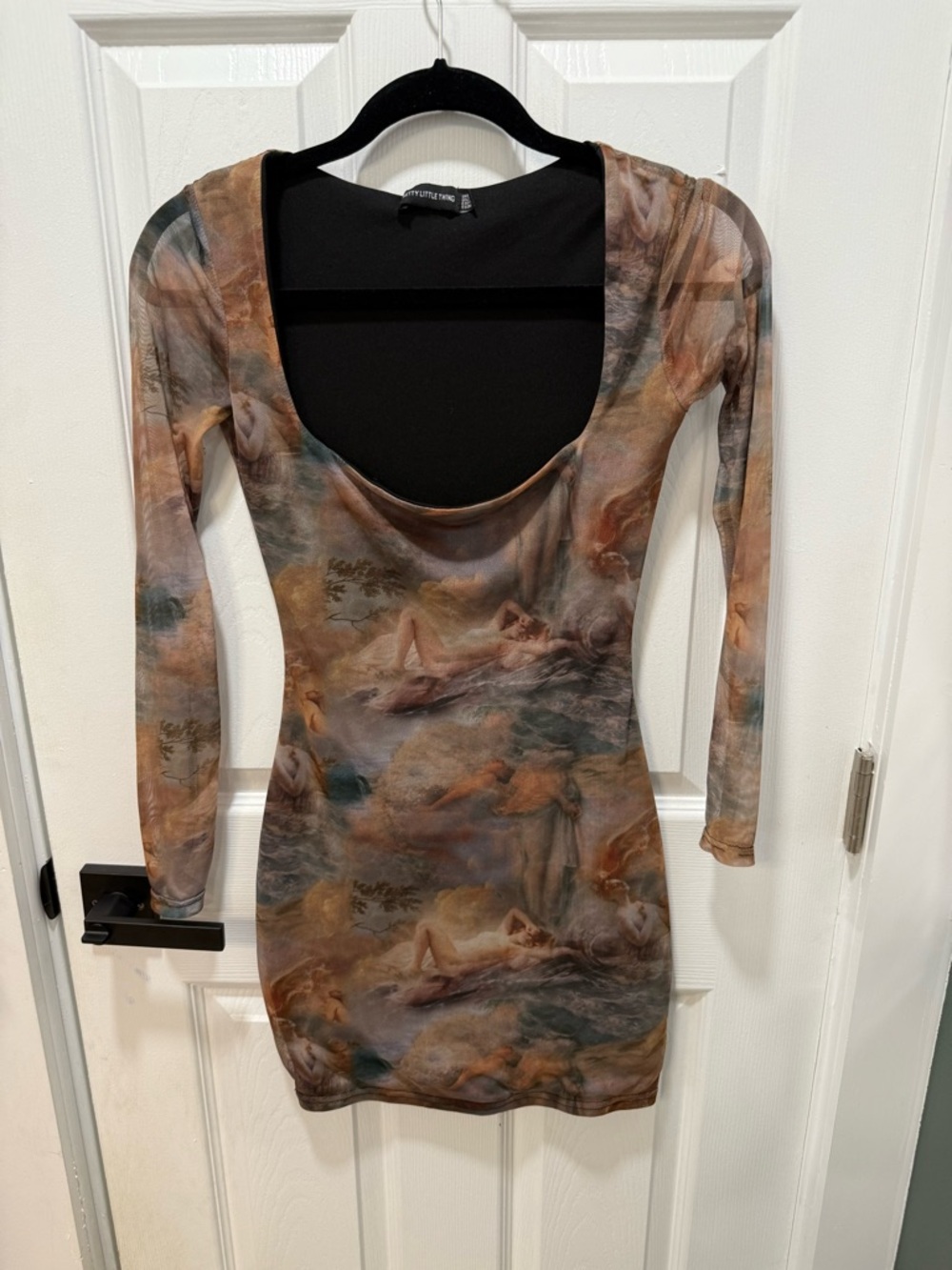 PrettyLittle Thing women’s Renaissance Print Dress sz2